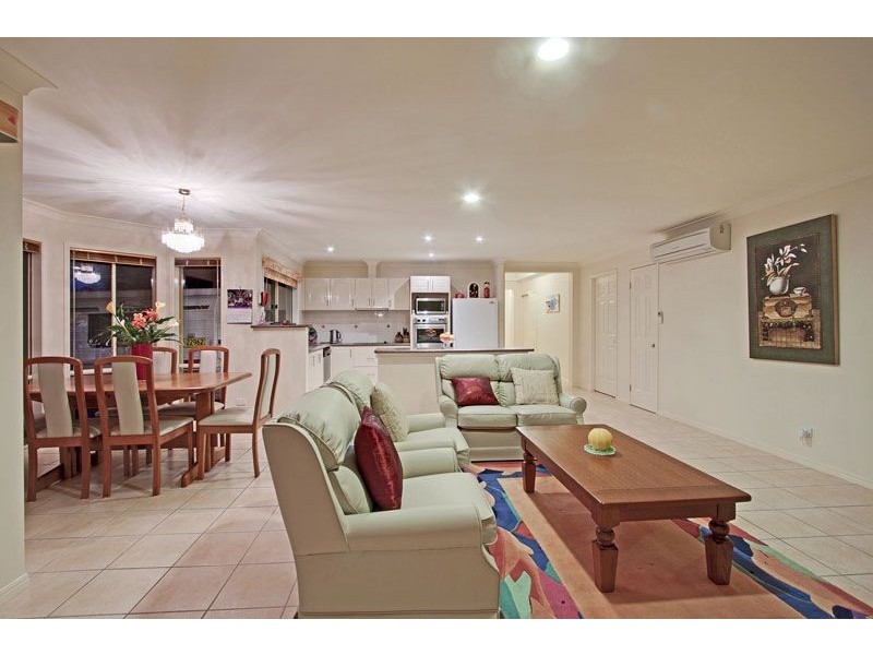 7 Kakadu Court, Banora Point NSW 2486