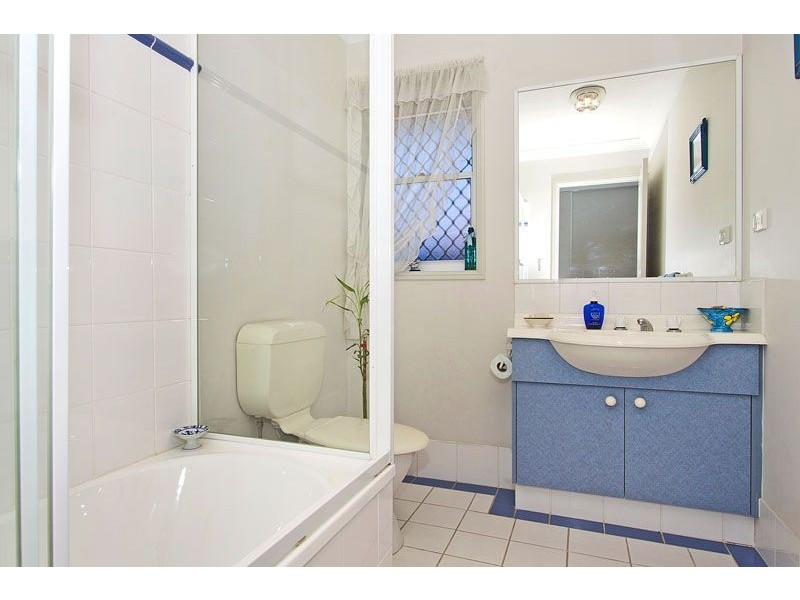 2 / 3  Fredrick Court, Varsity Lakes QLD 4227