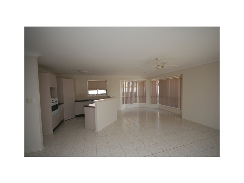 17 Riversdale Drive, Banora Point NSW 2486