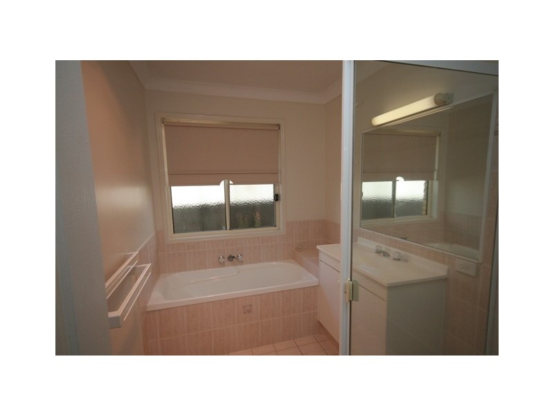 17 Riversdale Drive, Banora Point NSW 2486