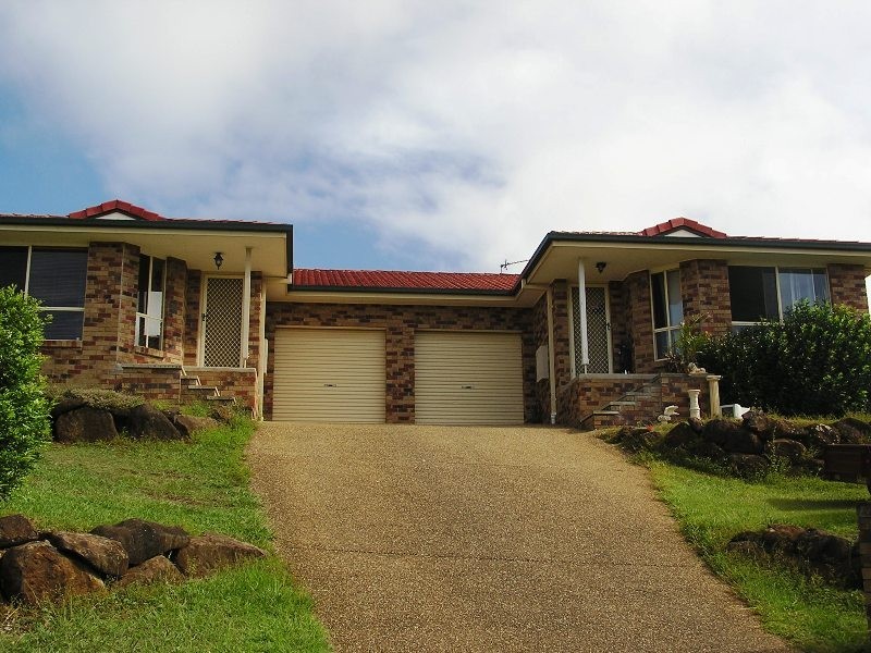 2/6 Lochlomond Dr, Banora Point NSW 2486