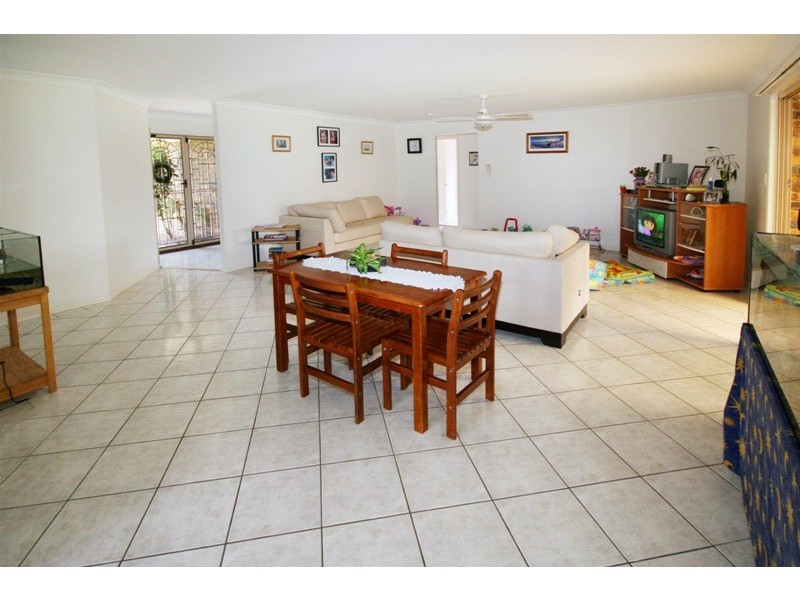 10 Casuarina Dr, Banora Point NSW 2486