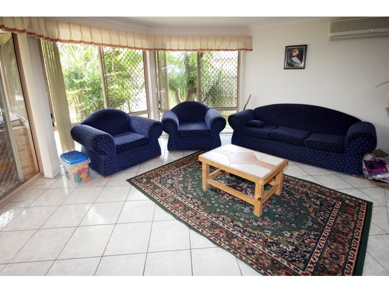 10 Casuarina Dr, Banora Point NSW 2486