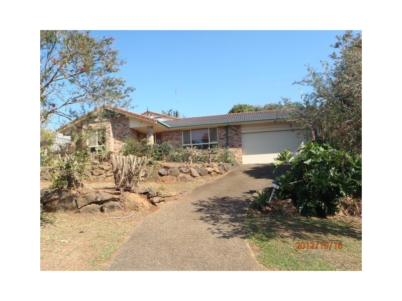 8 Shamrock Ave, Banora Point NSW 2486