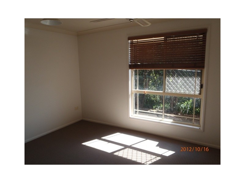 8 Shamrock Ave, Banora Point NSW 2486