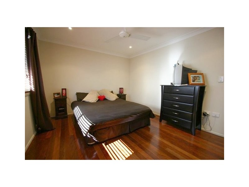 4 / 70 McLean Street, Coolangatta QLD 4225