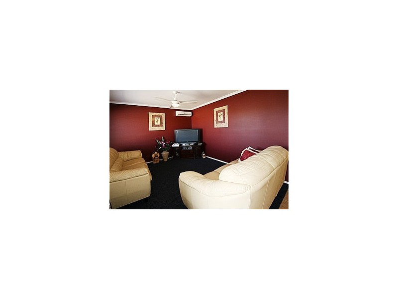 7 Cook Crescent, Banora Point NSW 2486