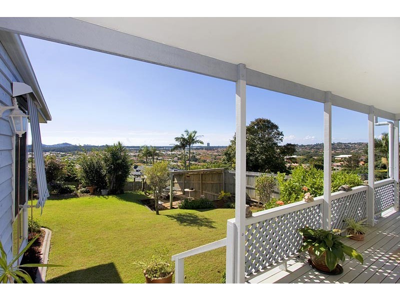 28 Oakland Pde, Banora Point NSW 2486