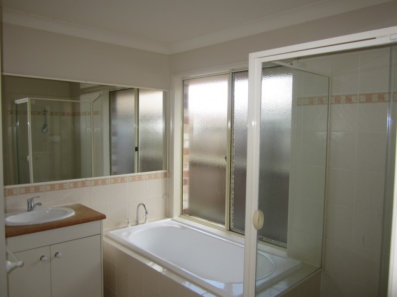 4 Ashgrove Place, Banora Point NSW 2486