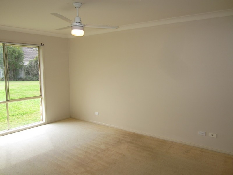4 Ashgrove Place, Banora Point NSW 2486