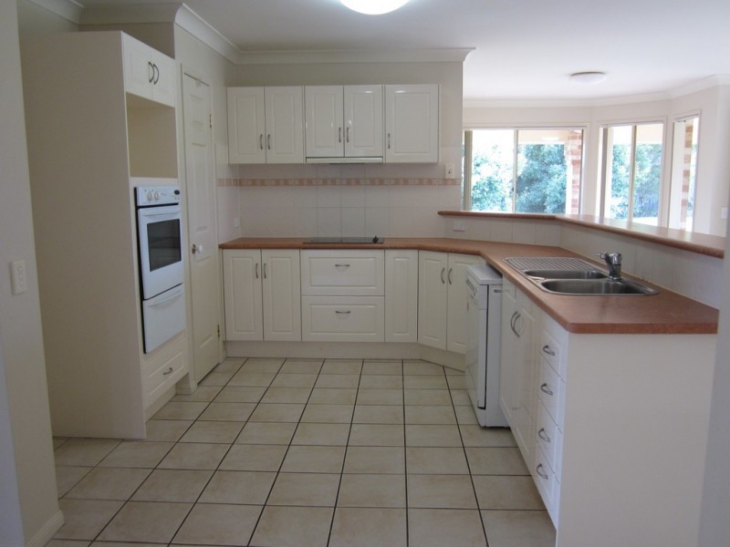 4 Ashgrove Place, Banora Point NSW 2486