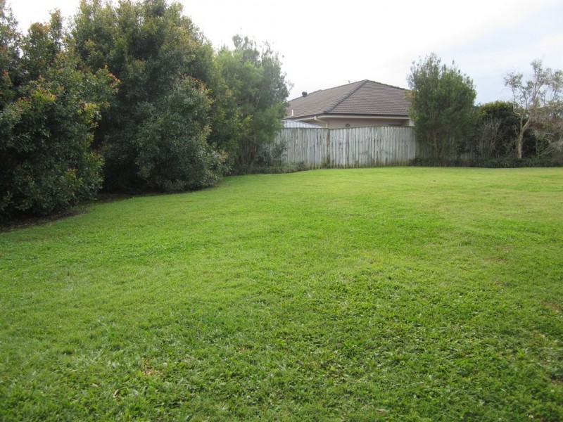 4 Ashgrove Place, Banora Point NSW 2486