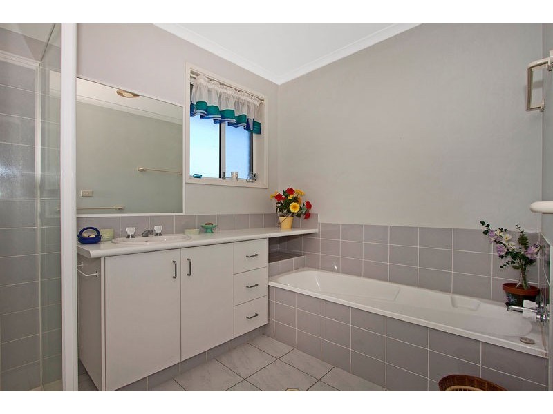 2 / 33 Birkdale Court, Banora Point NSW 2486