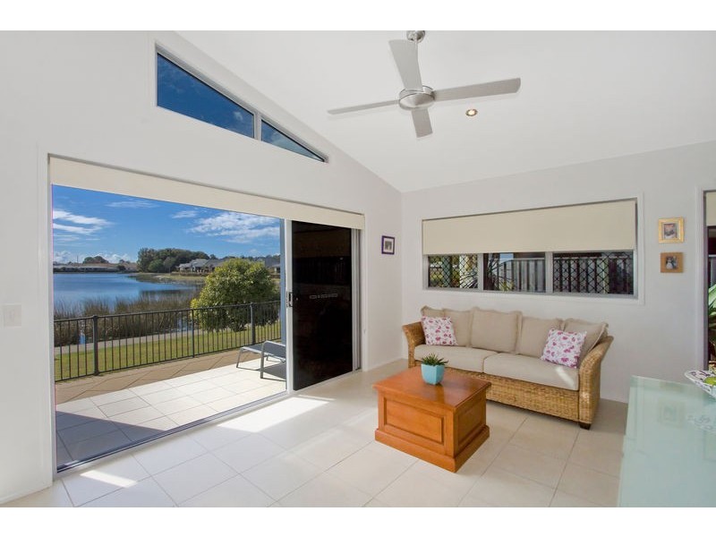 34 Winders Pl, Banora Point NSW 2486