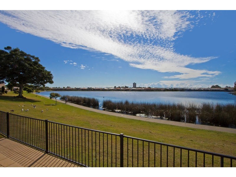 34 Winders Pl, Banora Point NSW 2486