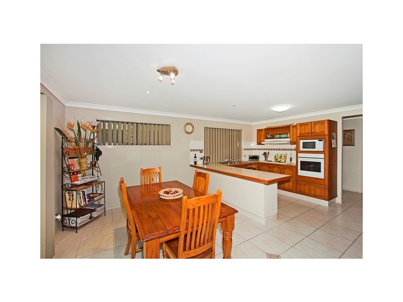 4 Wallowa Ct, Elanora QLD 4221