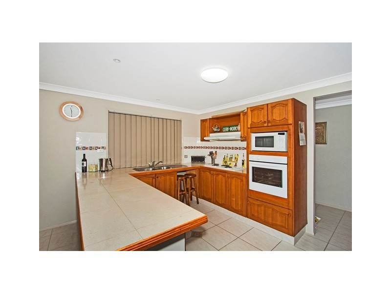 4 Wallowa Ct, Elanora QLD 4221