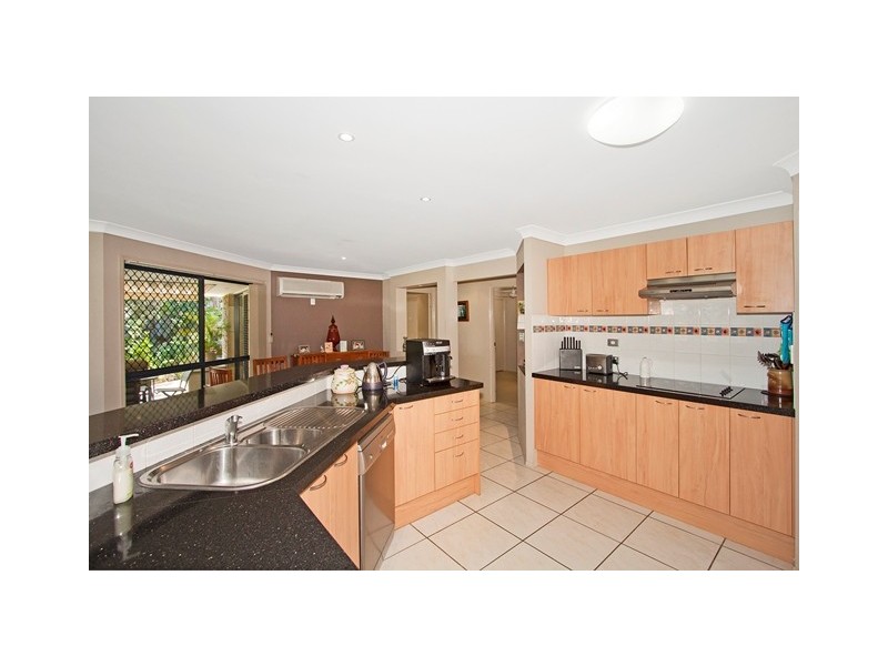 4 Wallowa Ct, Elanora QLD 4221