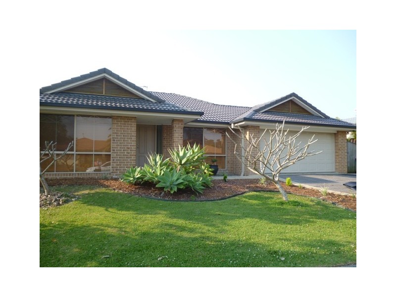 8 Botanical Circuit, Banora Point NSW 2486