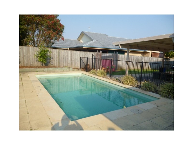 8 Botanical Circuit, Banora Point NSW 2486