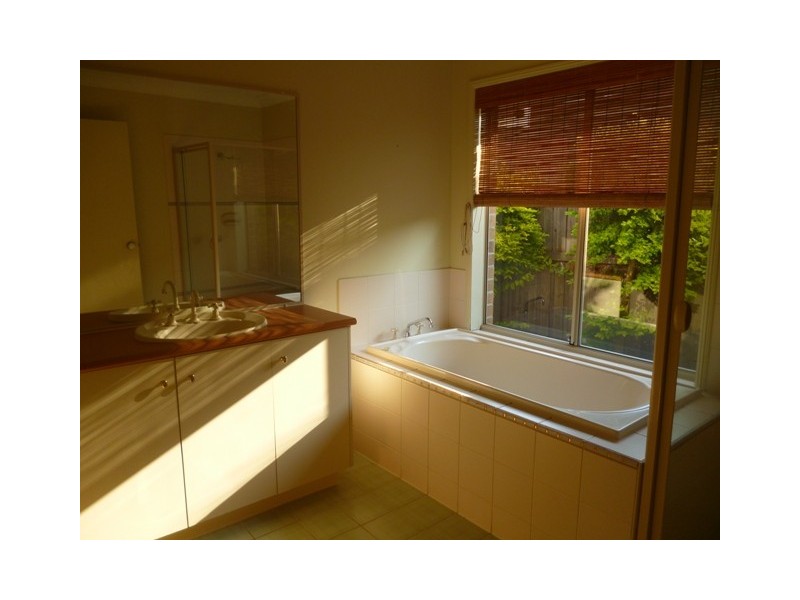 8 Botanical Circuit, Banora Point NSW 2486