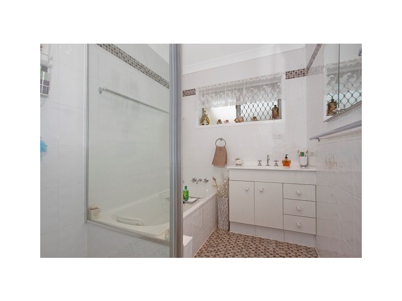 27 Twelfth Ave, Palm Beach QLD 4221