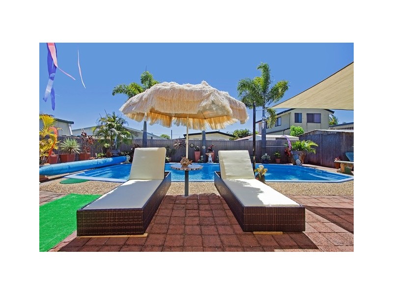 27 Twelfth Ave, Palm Beach QLD 4221