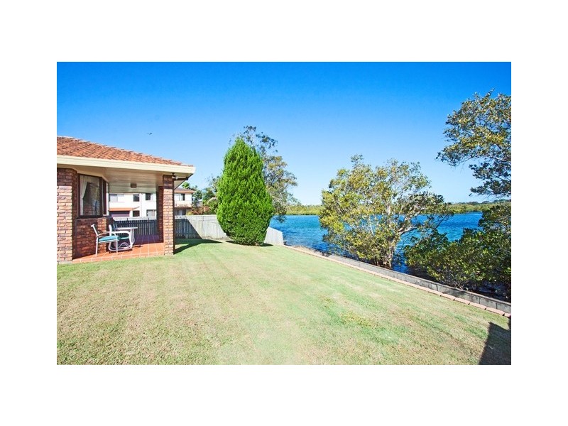 210 Kennedy Dr, Tweed Heads West NSW 2485