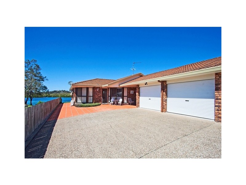 210 Kennedy Dr, Tweed Heads West NSW 2485