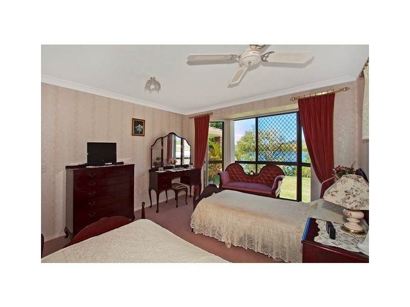 210 Kennedy Dr, Tweed Heads West NSW 2485