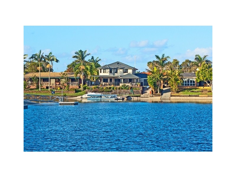 24 Captains Way, Banora Point NSW 2486