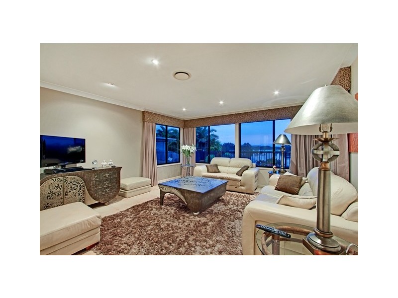 24 Captains Way, Banora Point NSW 2486