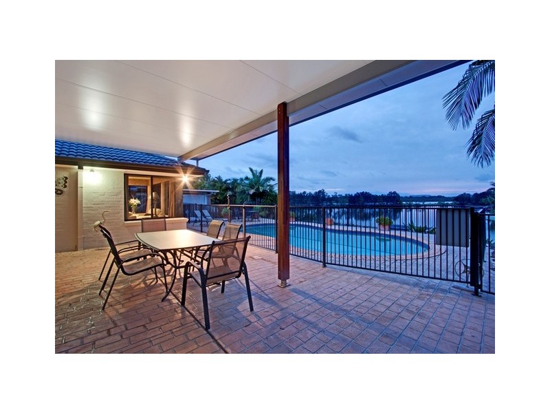 24 Captains Way, Banora Point NSW 2486