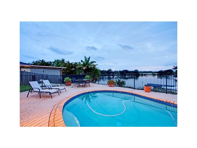 24 Captains Way, Banora Point NSW 2486