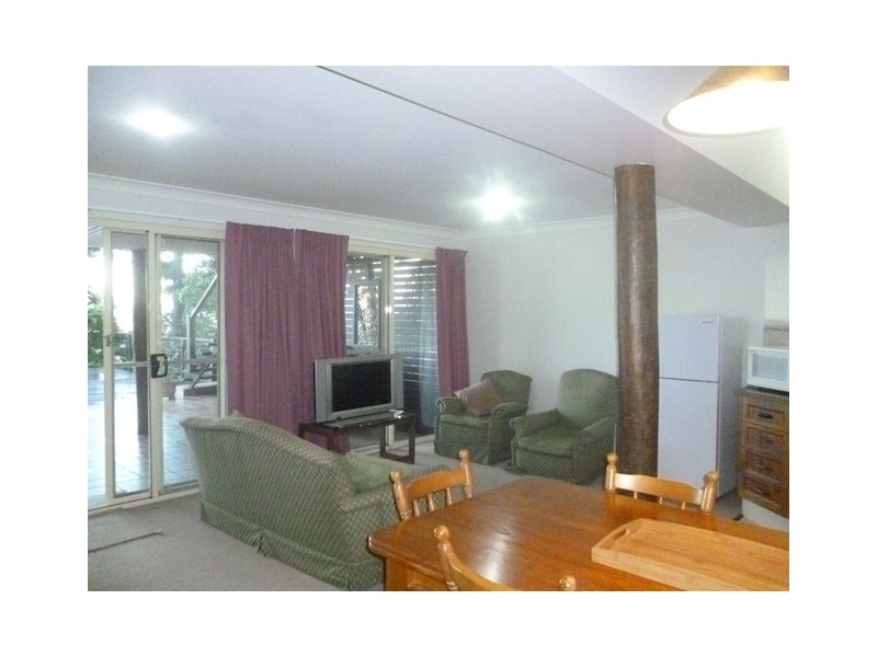 17 Broadwater Esplanade, Bilambil Heights NSW 2486