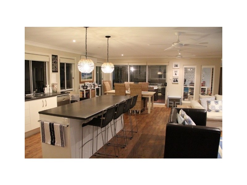 21 Lennox Cct, Pottsville NSW 2489