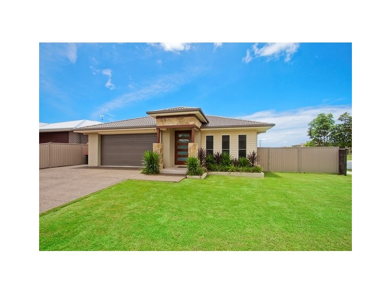 2 Sandon Ct, Pottsville NSW 2489