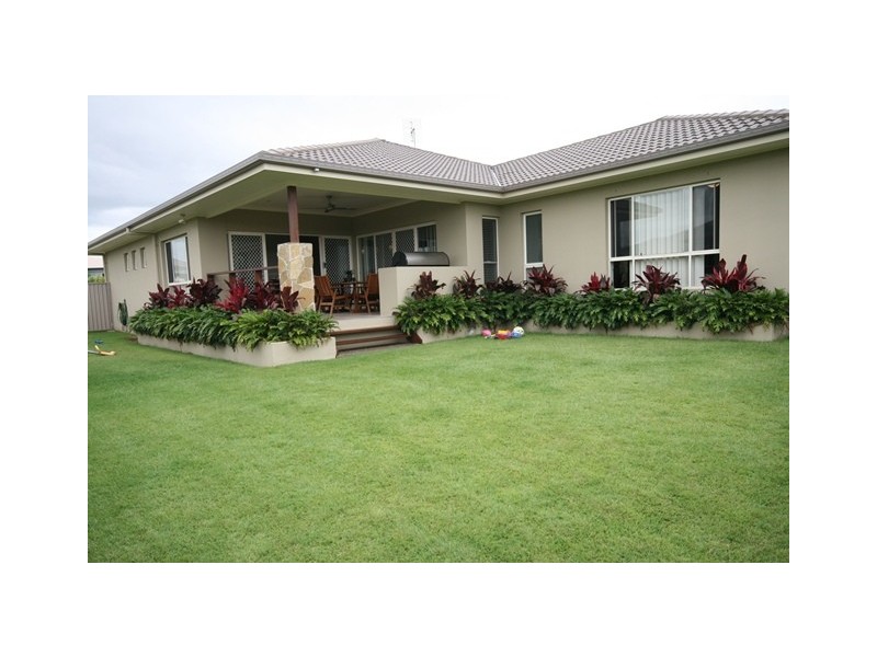 2 Sandon Ct, Pottsville NSW 2489