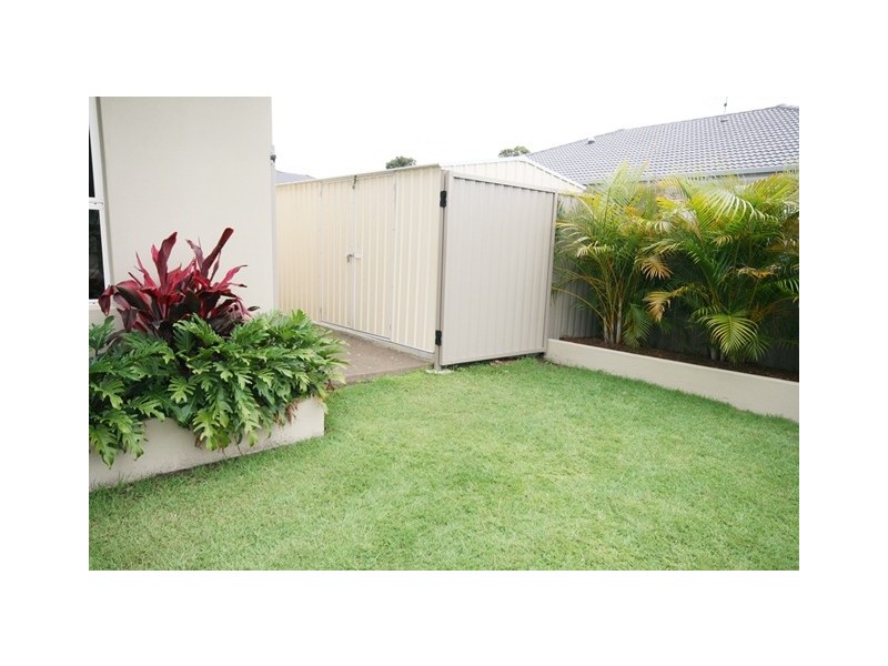 2 Sandon Ct, Pottsville NSW 2489