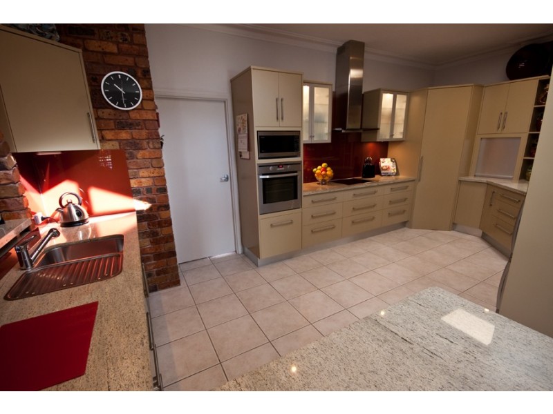 5 Admiralty Pl, Banora Point NSW 2486