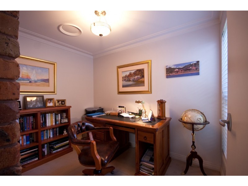 5 Admiralty Pl, Banora Point NSW 2486