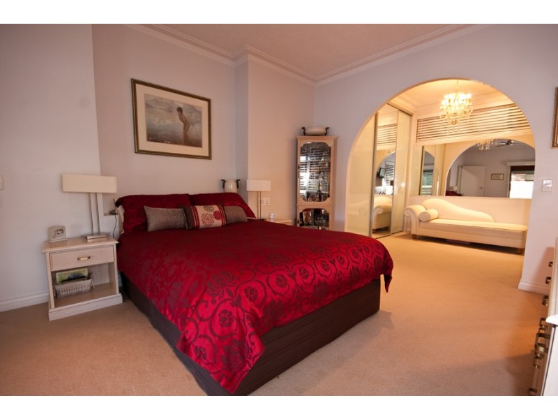 5 Admiralty Pl, Banora Point NSW 2486