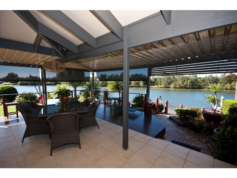 5 Admiralty Pl, Banora Point NSW 2486