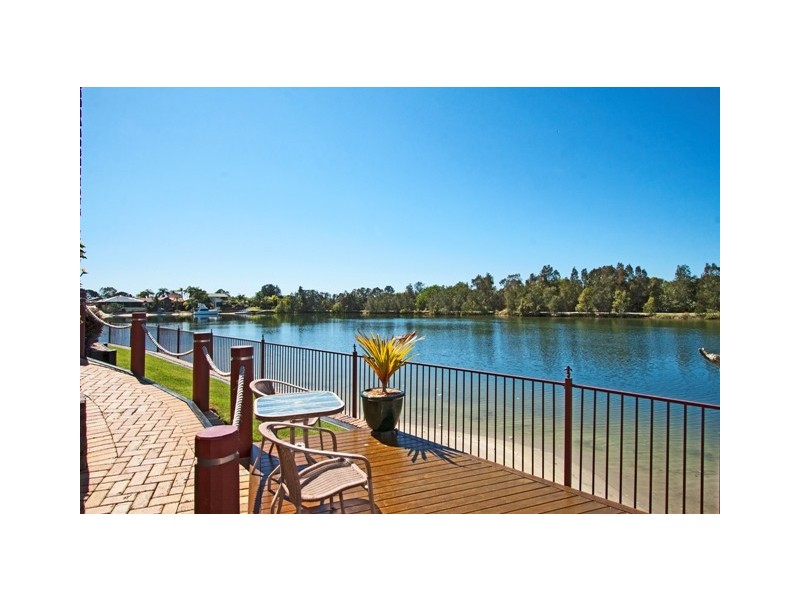 5 Admiralty Pl, Banora Point NSW 2486