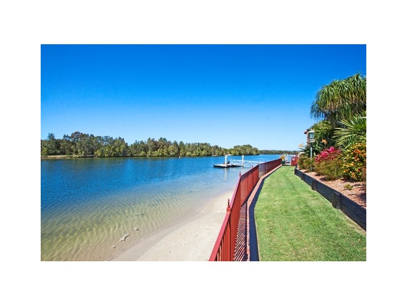 5 Admiralty Pl, Banora Point NSW 2486