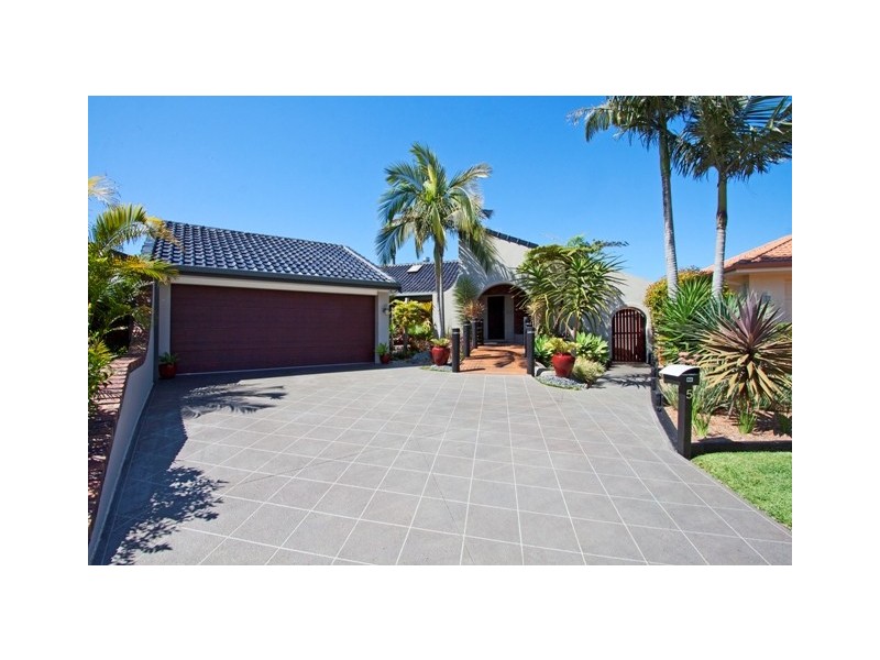 5 Admiralty Pl, Banora Point NSW 2486