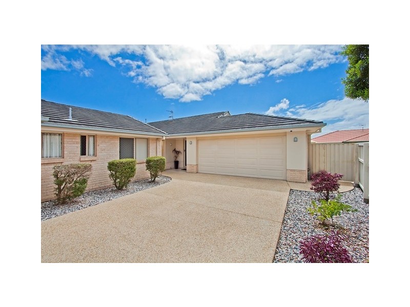 2 / 10 Magnolia Cres, Banora Point NSW 2486