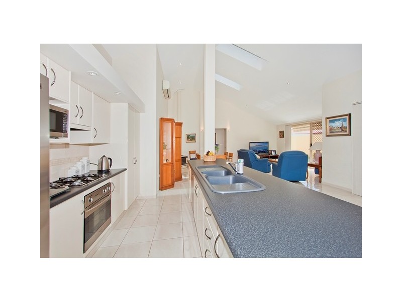 2 / 10 Magnolia Cres, Banora Point NSW 2486