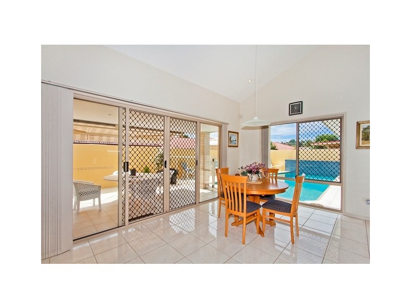 2 / 10 Magnolia Cres, Banora Point NSW 2486