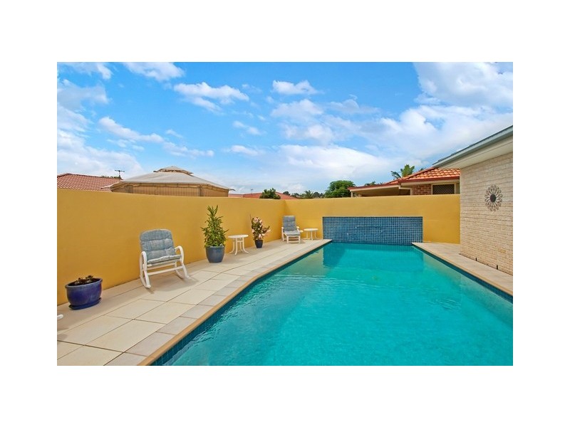 2 / 10 Magnolia Cres, Banora Point NSW 2486